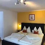 Schlossnerhof 3*