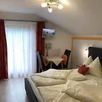 게스트하우스 Schlossnerhof 3*